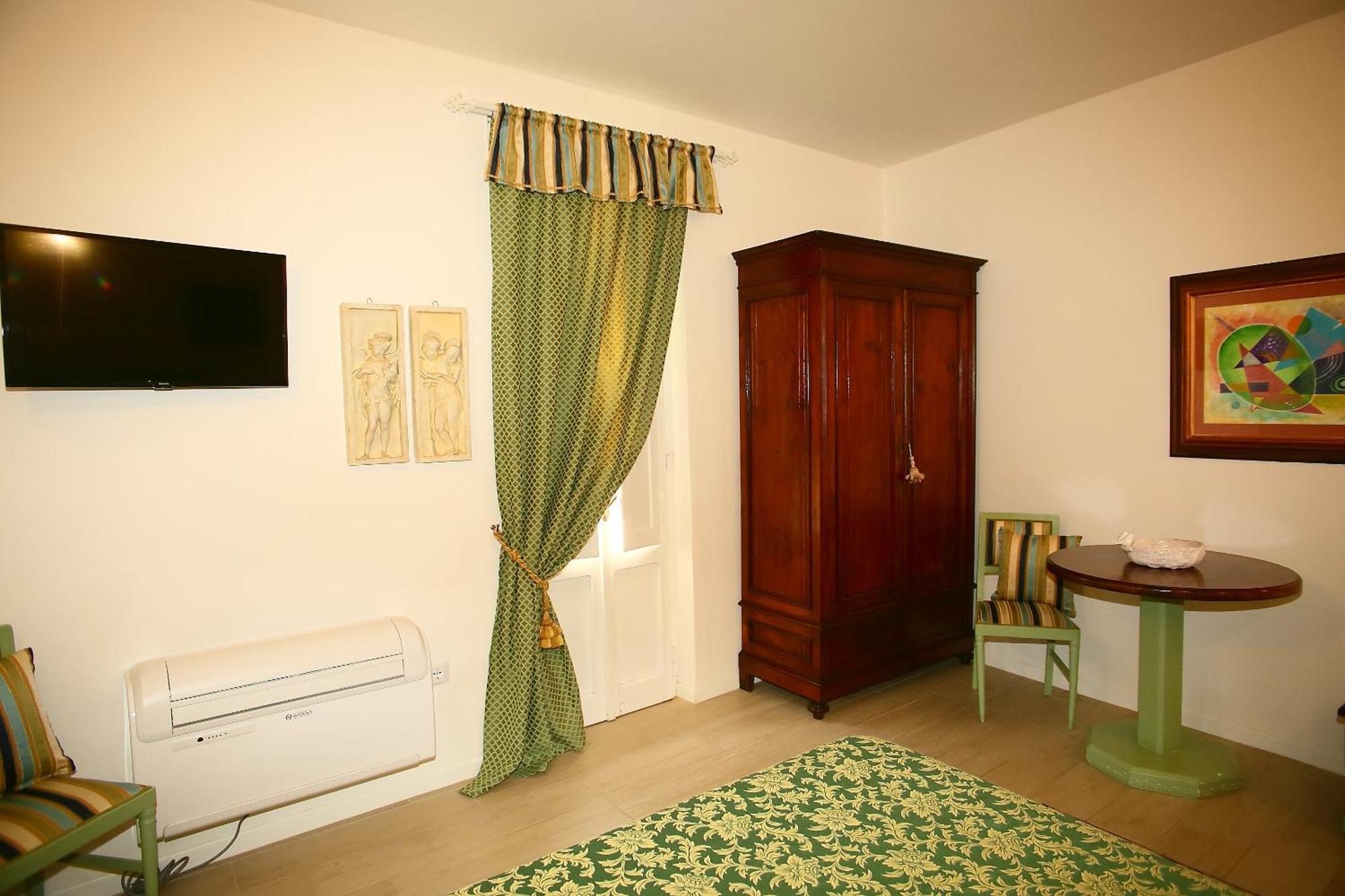 Large Double Room,1592143677:JPEG